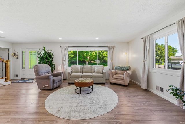 101 N Forest Avenue, Muncie, IN 47304