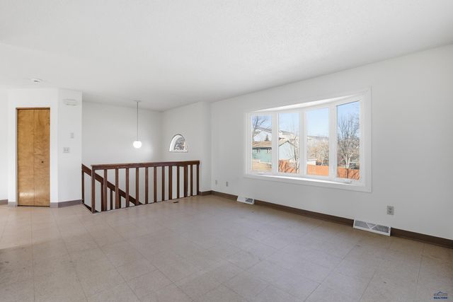 929 SYCAMORE, Rapid City, SD 57701