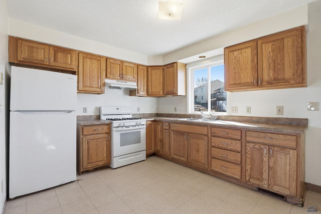 929 SYCAMORE, Rapid City, SD 57701