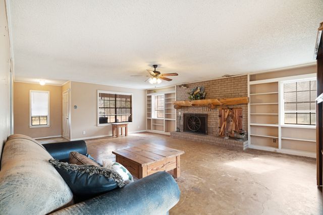 595 County Road 45300, Powderly, TX 75473