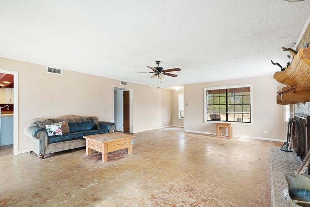 595 County Road 45300, Powderly, TX 75473