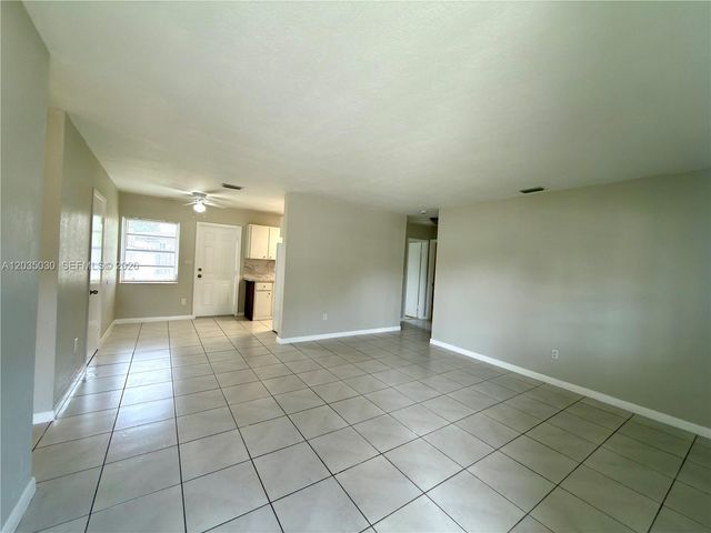 9815 Pan American Dr, Cutler Bay, FL 33189