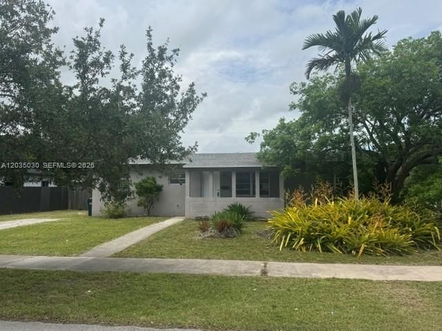 9815 Pan American Dr, Cutler Bay, FL 33189