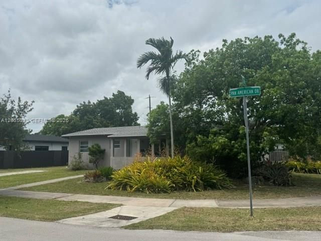 9815 Pan American Dr, Cutler Bay, FL 33189