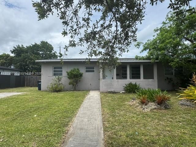 9815 Pan American Dr, Cutler Bay, FL 33189