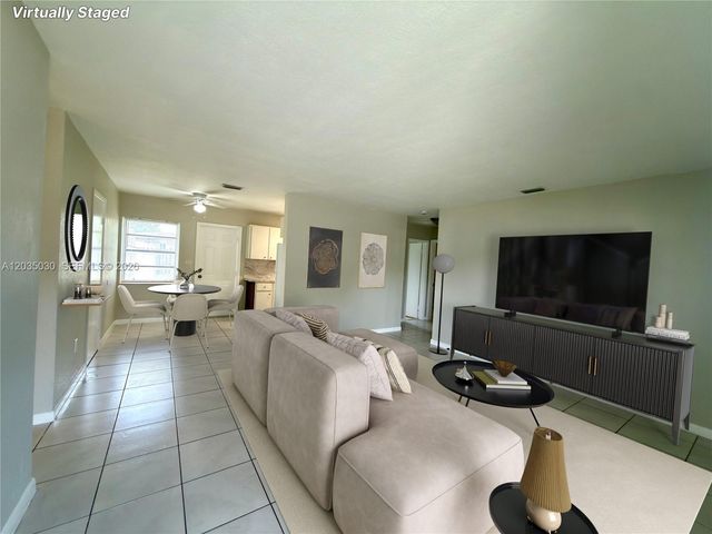 9815 Pan American Dr, Cutler Bay, FL 33189