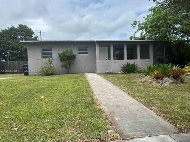 9815 Pan American Dr, Cutler Bay, FL 33189