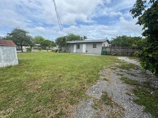 9815 Pan American Dr, Cutler Bay, FL 33189