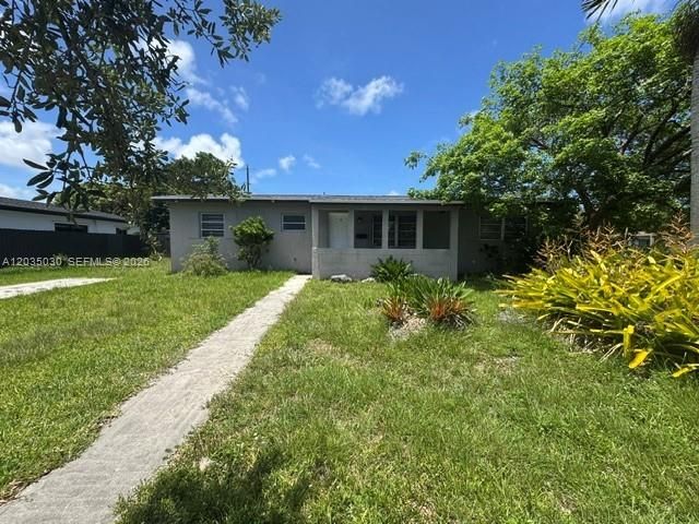 9815 Pan American Dr, Cutler Bay, FL 33189