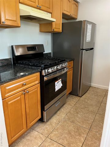 8281 88th Place, Glendale, NY 11385