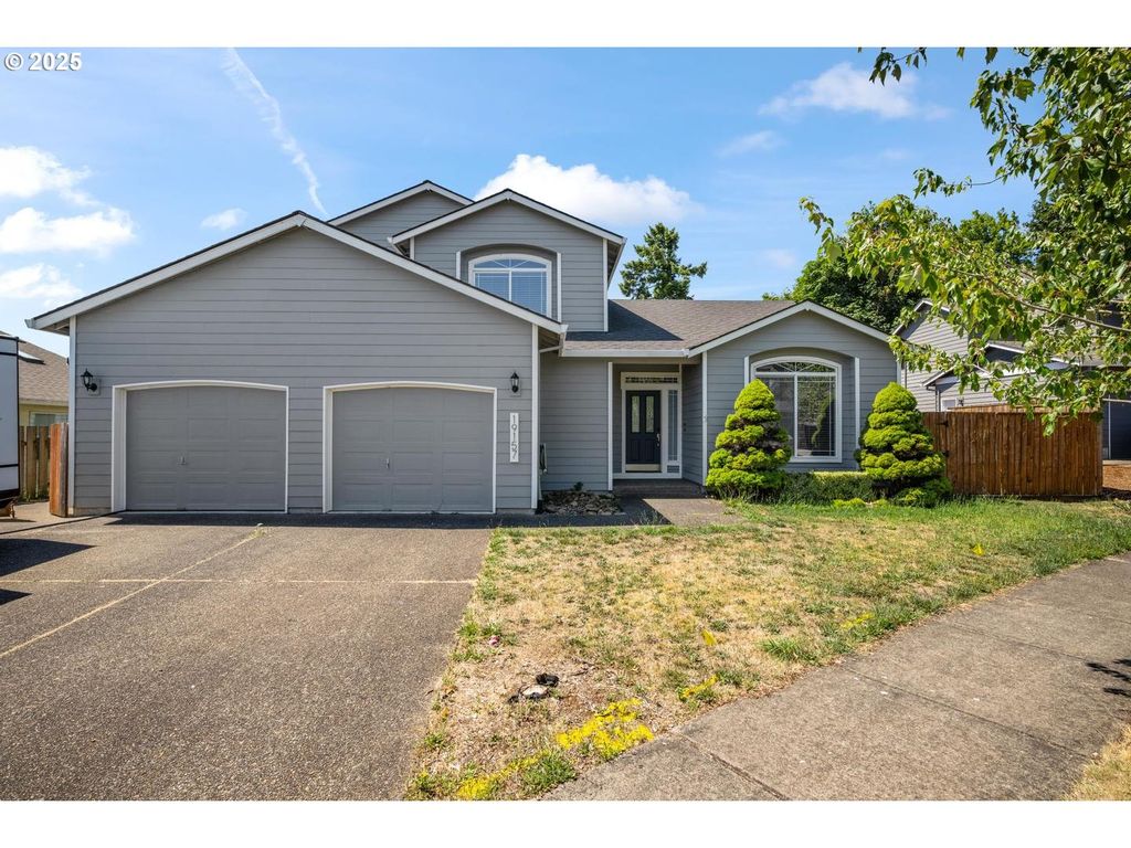 19157 GENTRY HIGHLANDS Ln, Oregon City, OR 97045