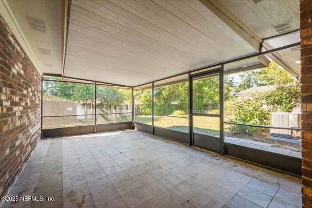 2726 WINROCK Drive W, Jacksonville, FL 32216