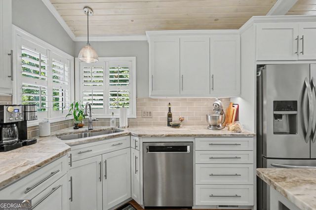 174 Bell Colony Road, Dillard, GA 30537