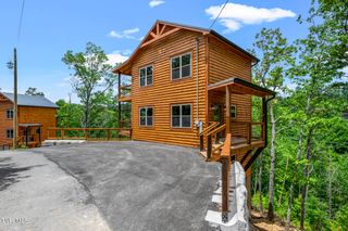 1864 Blue Tick Way, Sevierville, TN 37876