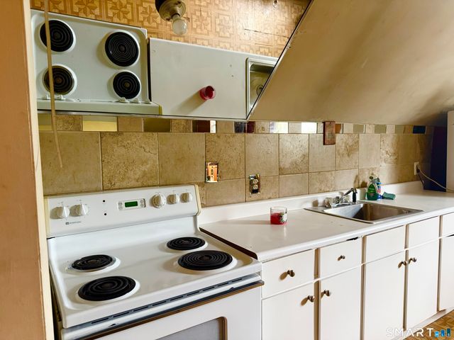 87-89 Elmwood Avenue, Bridgeport, CT 06605