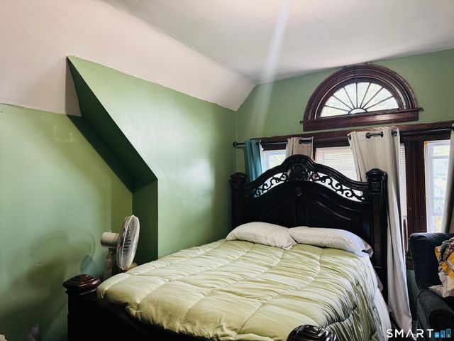 87-89 Elmwood Avenue, Bridgeport, CT 06605