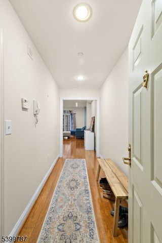 207 Shearwater Ct West 31, Jersey City, NJ 07305