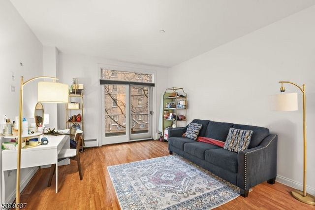 207 Shearwater Ct West 31, Jersey City, NJ 07305