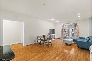 207 Shearwater Ct West 31, Jersey City, NJ 07305