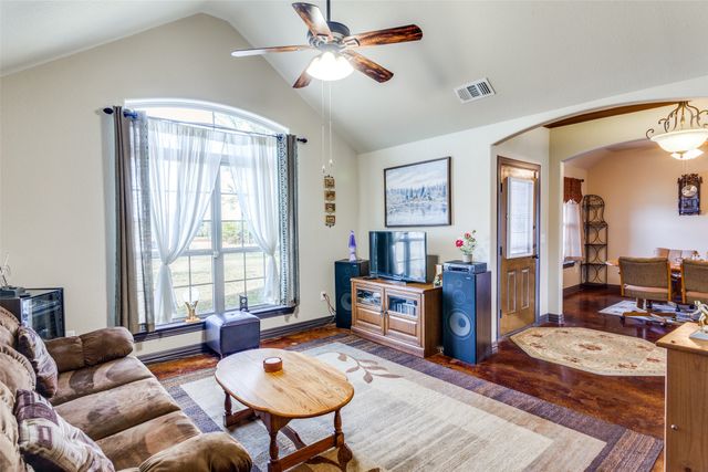 143 Gibson Lane, Weatherford, TX 76088