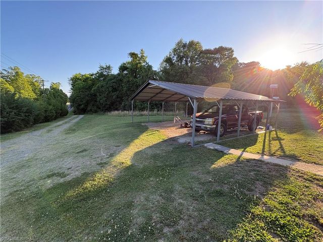 1620 Rogers Road, Mount Airy, NC 27030