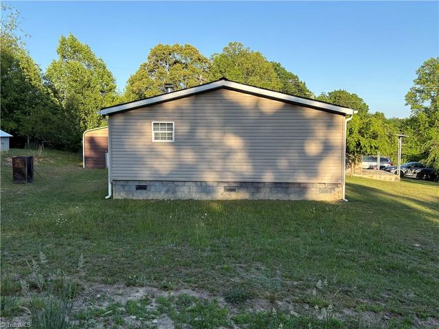 1620 Rogers Road, Mount Airy, NC 27030
