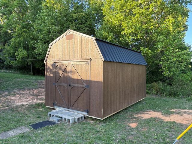 1620 Rogers Road, Mount Airy, NC 27030