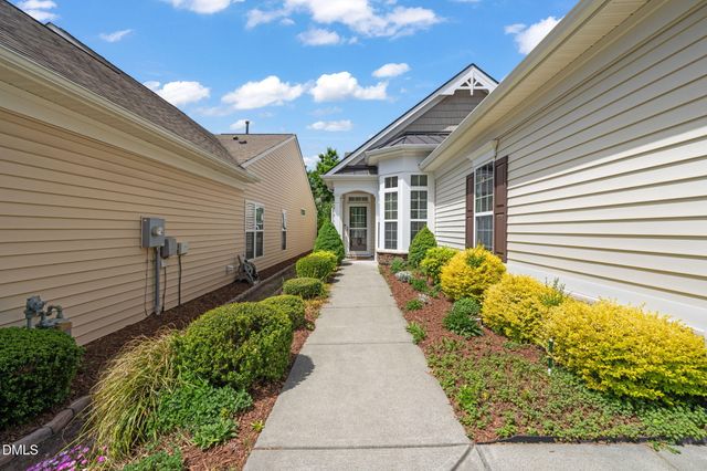 725 Bradhurst Place, Cary, NC 27519