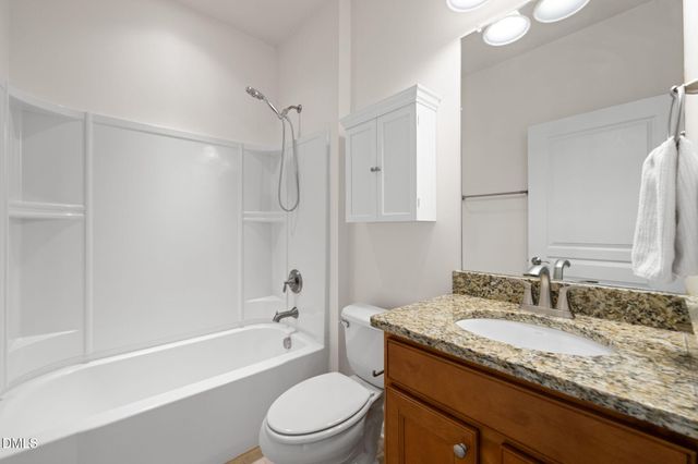 725 Bradhurst Place, Cary, NC 27519