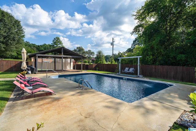 414 HICKORY DRIVE, Gardendale, AL 35071