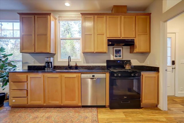 10066 Smith Rd, Grass Valley, CA 95949