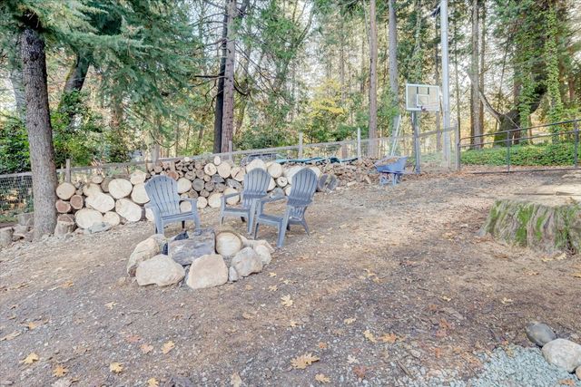 10066 Smith Rd, Grass Valley, CA 95949