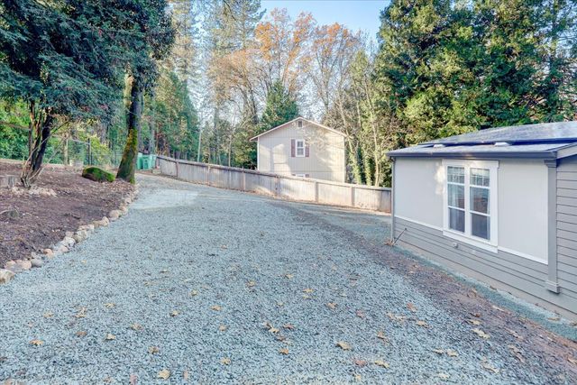10066 Smith Rd, Grass Valley, CA 95949