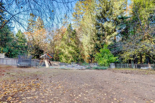 10066 Smith Rd, Grass Valley, CA 95949