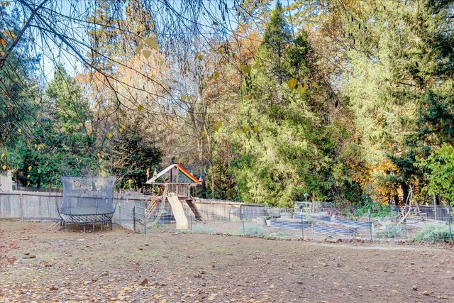 10066 Smith Rd, Grass Valley, CA 95949