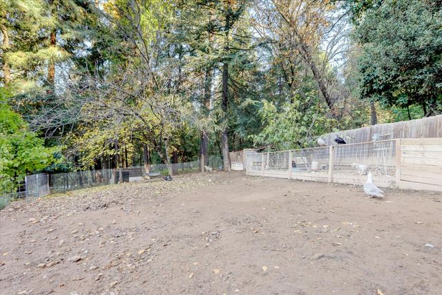 10066 Smith Rd, Grass Valley, CA 95949
