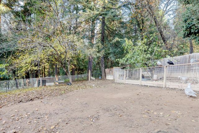 10066 Smith Rd, Grass Valley, CA 95949