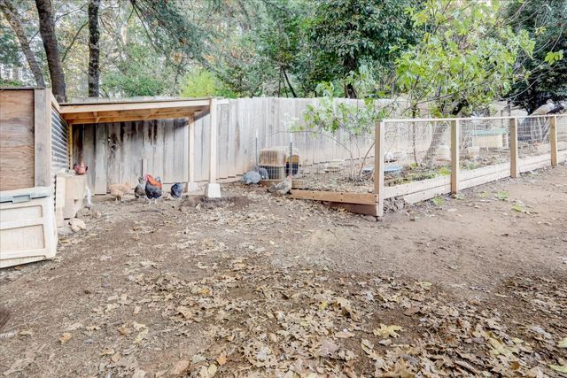 10066 Smith Rd, Grass Valley, CA 95949