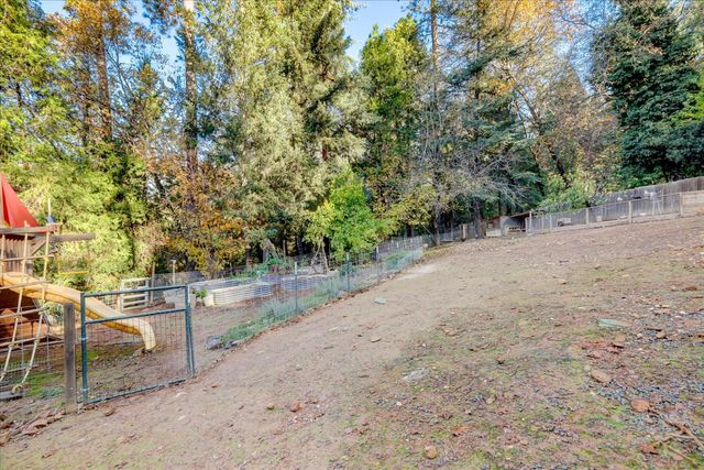 10066 Smith Rd, Grass Valley, CA 95949
