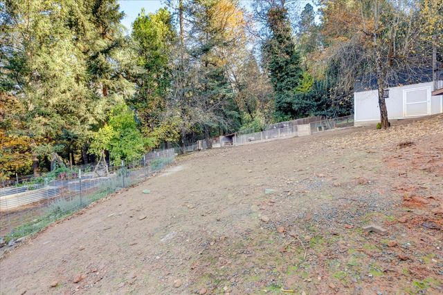 10066 Smith Rd, Grass Valley, CA 95949