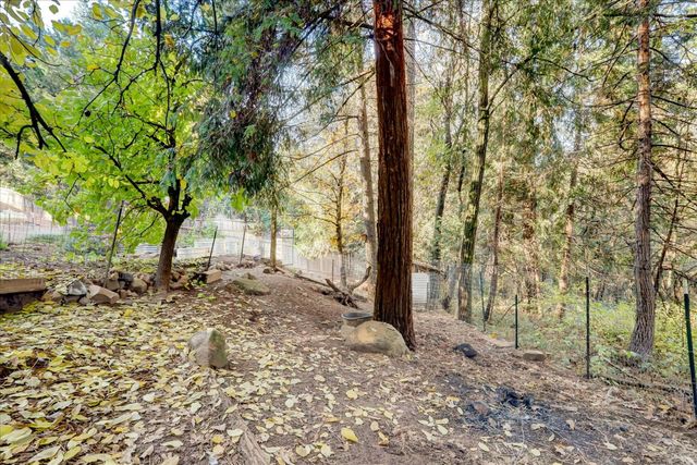 10066 Smith Rd, Grass Valley, CA 95949