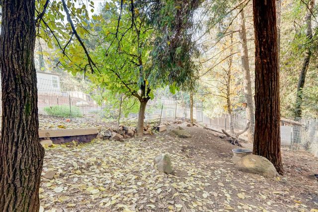 10066 Smith Rd, Grass Valley, CA 95949