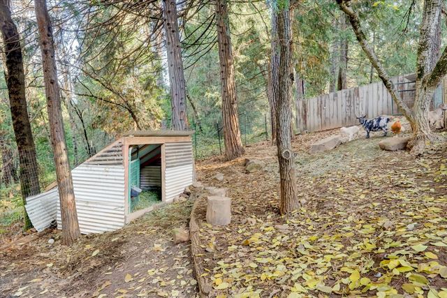 10066 Smith Rd, Grass Valley, CA 95949