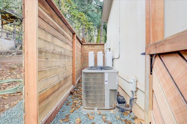 10066 Smith Rd, Grass Valley, CA 95949