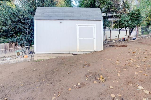 10066 Smith Rd, Grass Valley, CA 95949