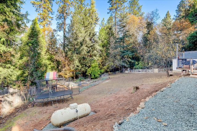 10066 Smith Rd, Grass Valley, CA 95949