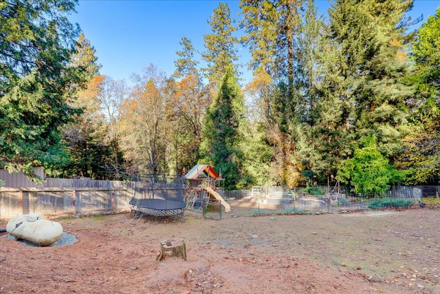 10066 Smith Rd, Grass Valley, CA 95949