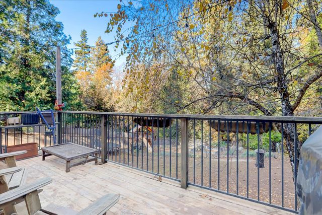 10066 Smith Rd, Grass Valley, CA 95949