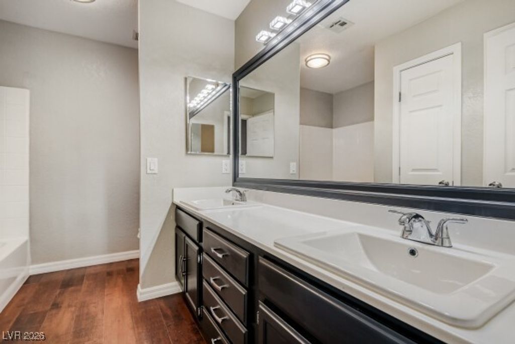 Image 13 of property listing at 8212 Confetti Circle, Las Vegas, NV 89145