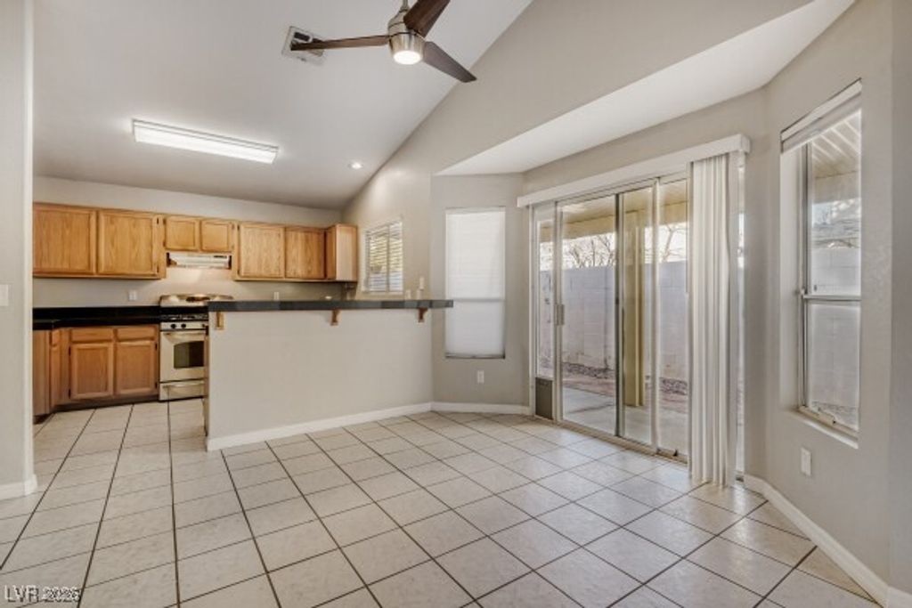 Image 3 of property listing at 8212 Confetti Circle, Las Vegas, NV 89145